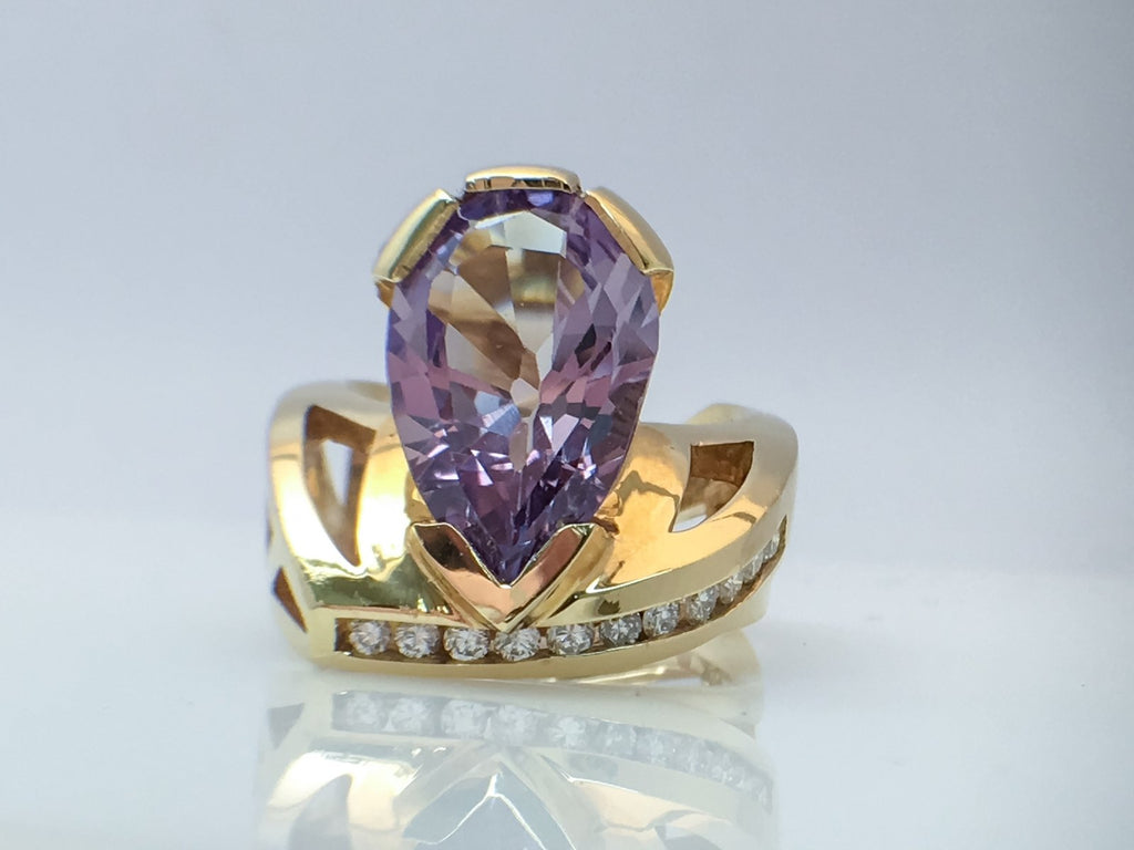 Vintage Synthetic Alexandrite Diamond Cocktail Ring 20ct Stone – Laurelle  Antique Jewellery